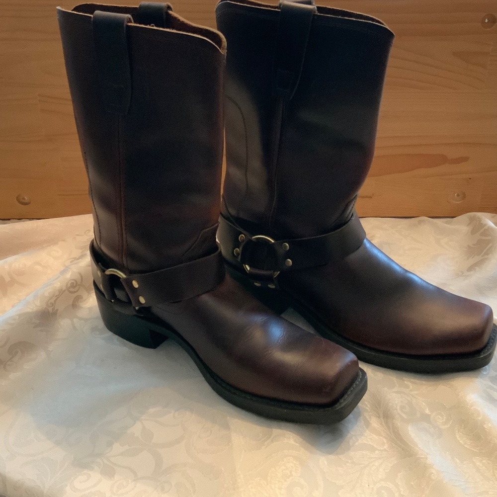 DURANGO® BROWN HARNESS BOOT